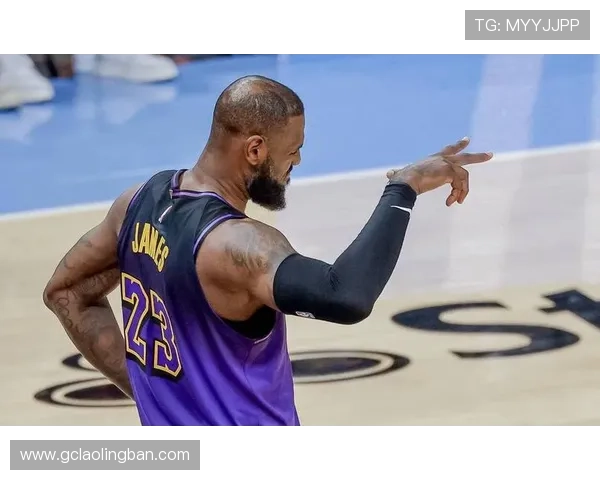 湖人自媒体惊叹41岁勒布朗重返赛场仍肩负防守重任